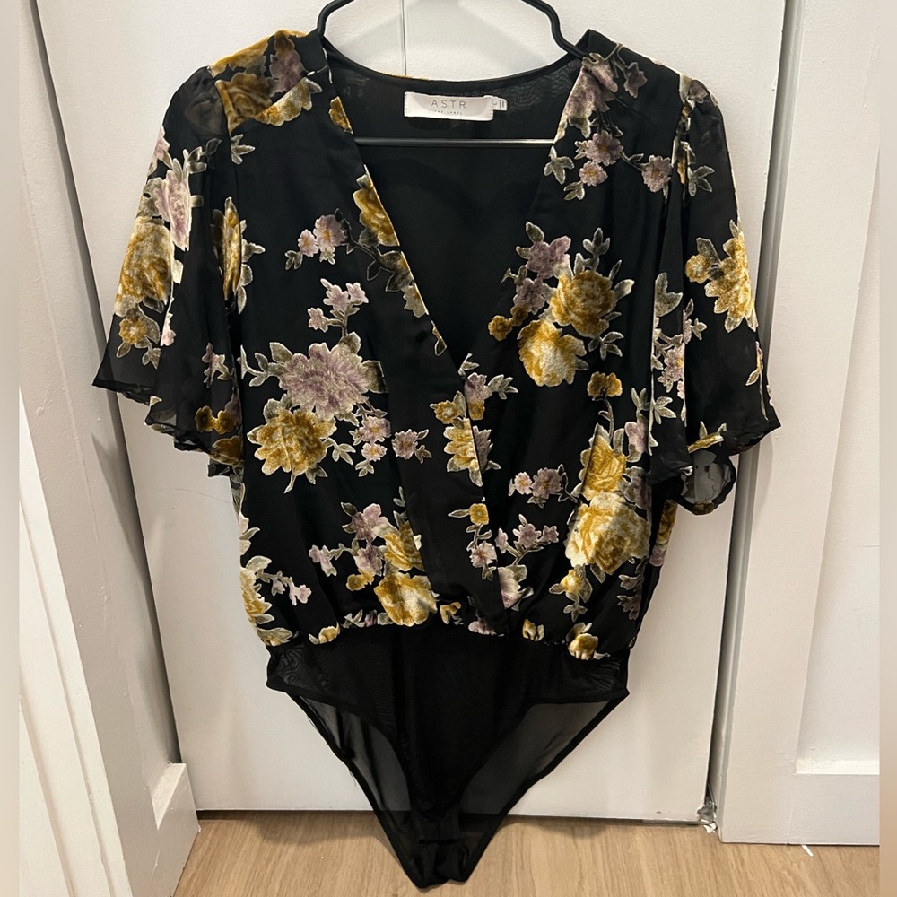 ASTR the label floral body suit